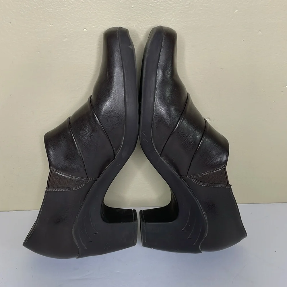 AEROSOLES Shoe Bootie Brown Vegan Leather BUZZ SAW Cushioned Insole Comfort 9M